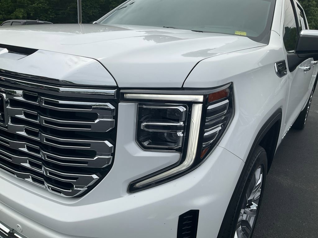 Used 2023 GMC Sierra 1500 Denali w/ Denali Reserve Package AWD/4WD image 9