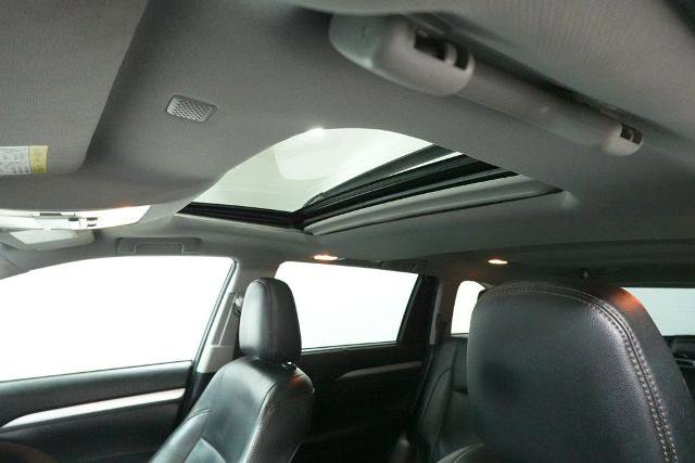 Used 2019 Toyota Highlander XLE AWD/4WD image 26