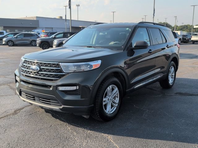 Certified 2023 Ford Explorer XLT w/ Equipment Group 202A AWD/4WD image 3