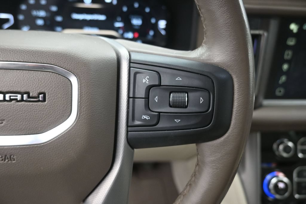 Used 2022 GMC Yukon XL Denali AWD/4WD image 7