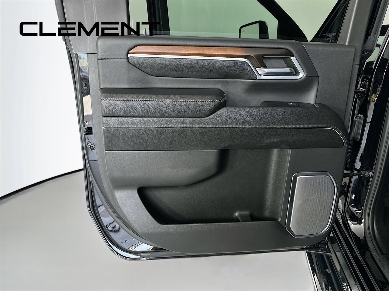 Used 2024 GMC Sierra 2500 Denali AWD/4WD image 31