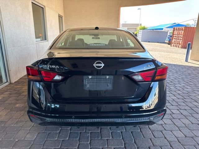 Used 2024 Nissan Altima 2.5 SV FWD image 3