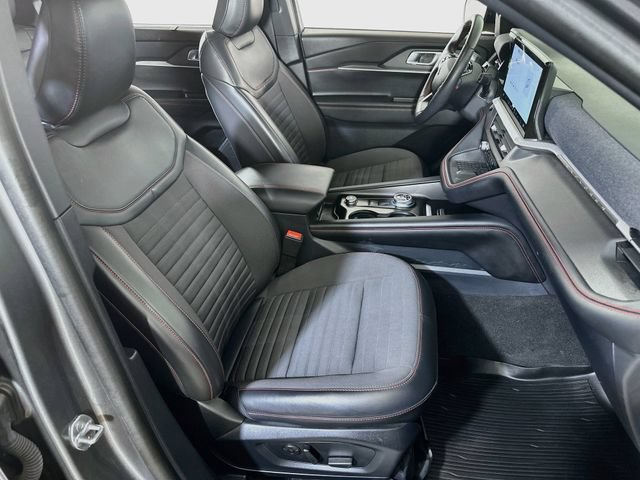 Certified 2025 Ford Explorer ST-Line w/ Premium Package AWD/4WD image 14
