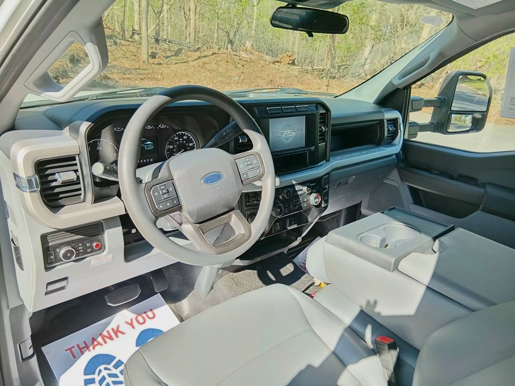 Certified 2023 Ford F550 4x4 Regular Cab Super Duty image 12