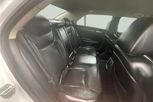 Used 2019 Chrysler 300 Limited image 26