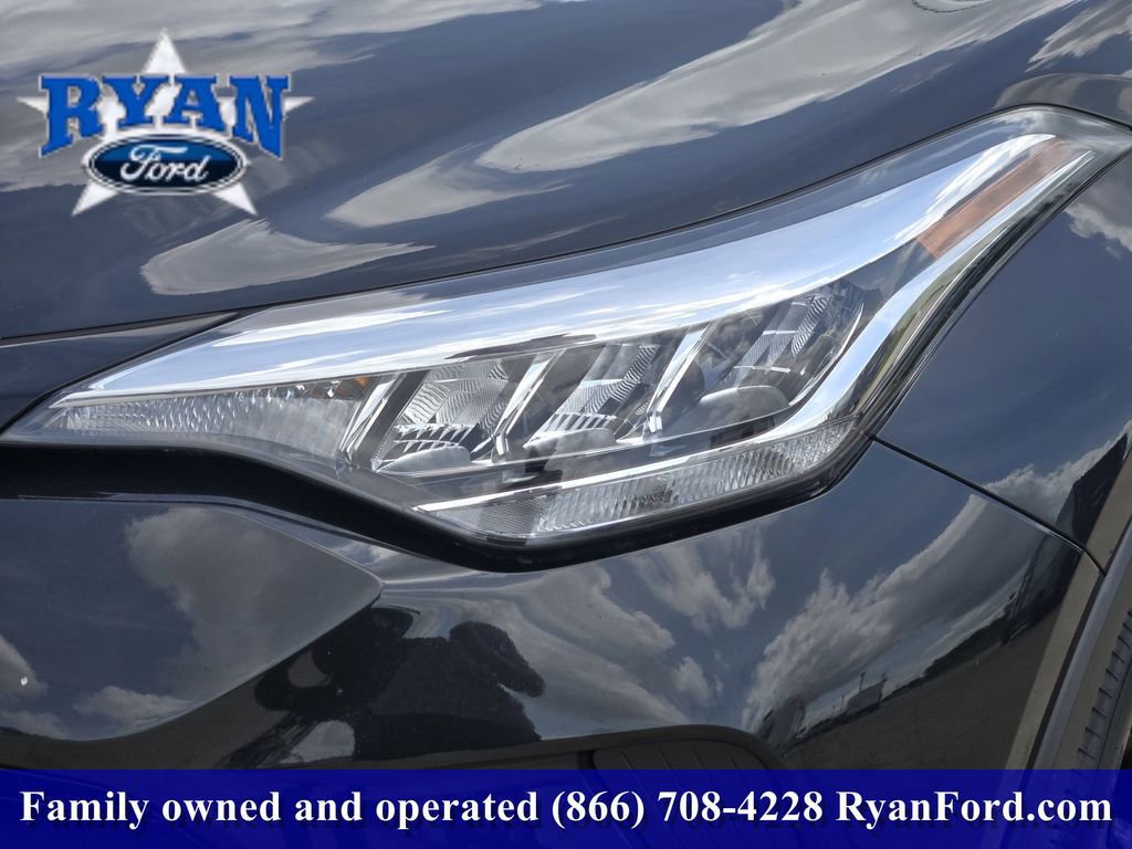 Used 2021 Toyota C-HR Nightshade image 6