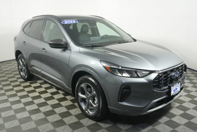 Certified 2024 Ford Escape ST-Line w/ Tech Pack #1 AWD/4WD image 2