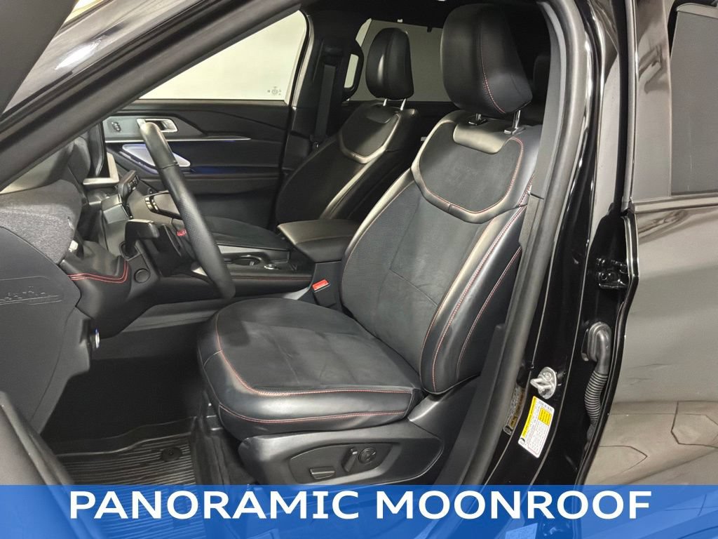 Certified 2025 Ford Explorer ST AWD/4WD image 6