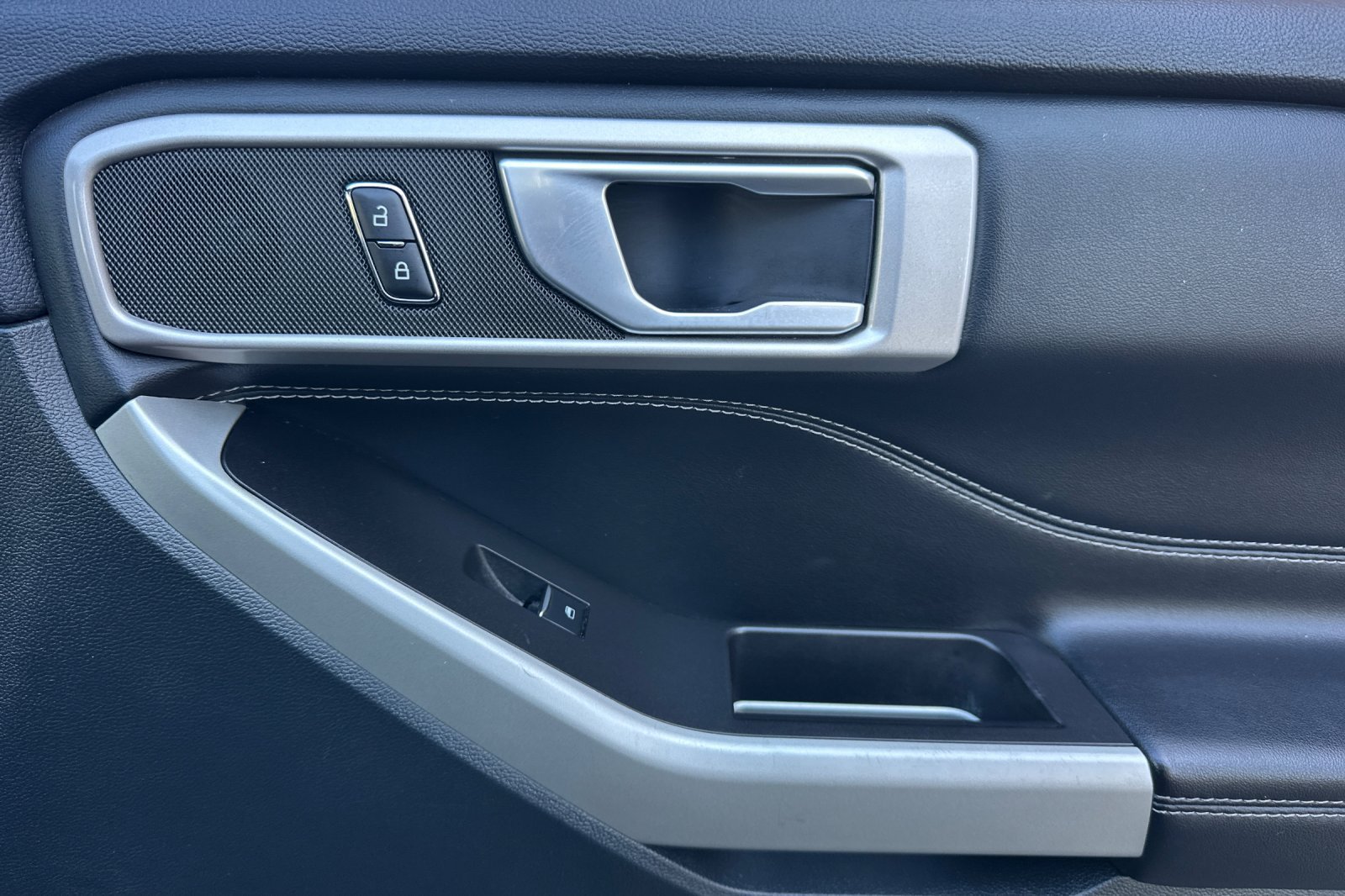 Certified 2023 Ford Explorer XLT RWD image 22