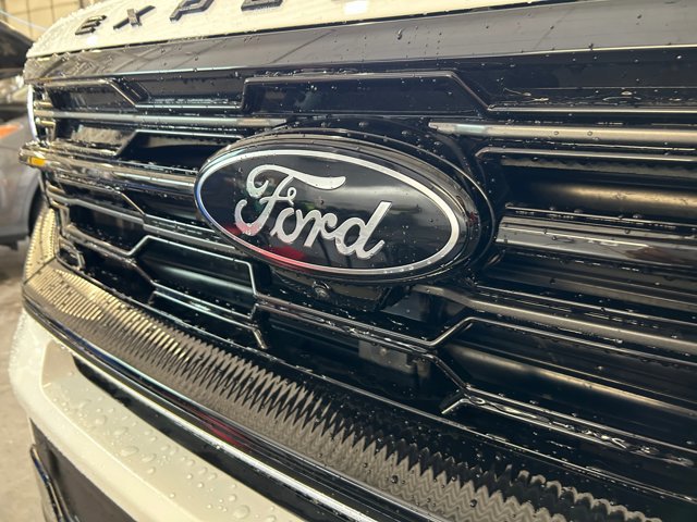Certified 2025 Ford Expedition Max Platinum w/ Stealth Performance Package image 23