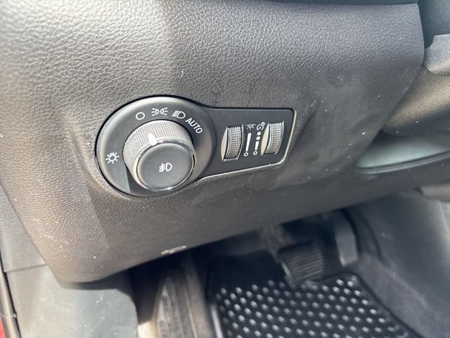 Used 2023 Jeep Compass Trailhawk AWD/4WD image 16