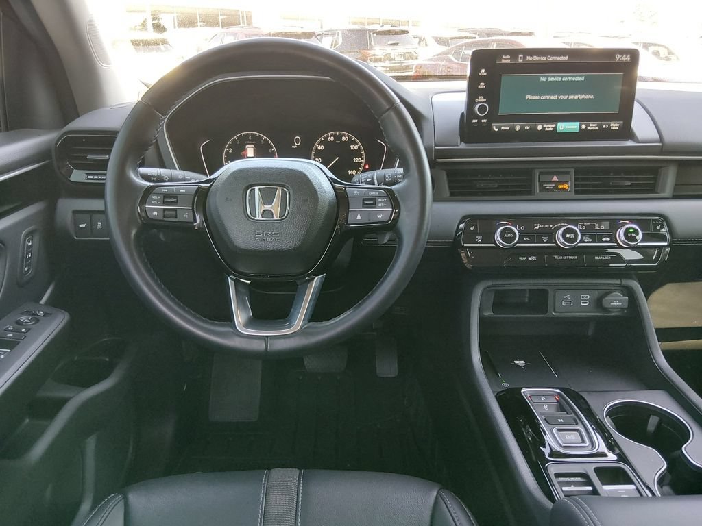 Used 2025 Honda Pilot EX-L image 11