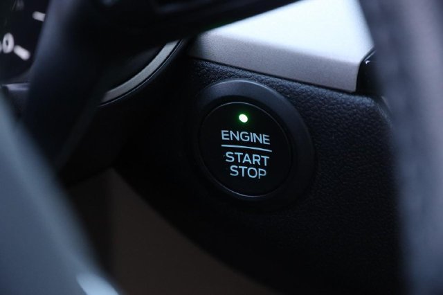 Certified 2020 Ford Escape SEL FWD image 16