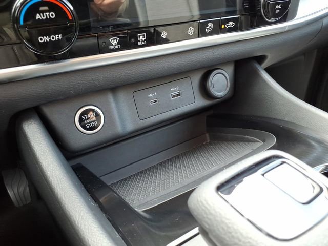 Used 2023 Nissan Rogue SV image 28