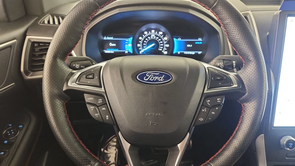 Certified 2024 Ford Edge ST-Line AWD/4WD image 13
