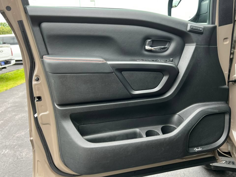 Used 2022 Nissan Titan PRO-4X w/ Pro-4x Convenience Package AWD/4WD image 16