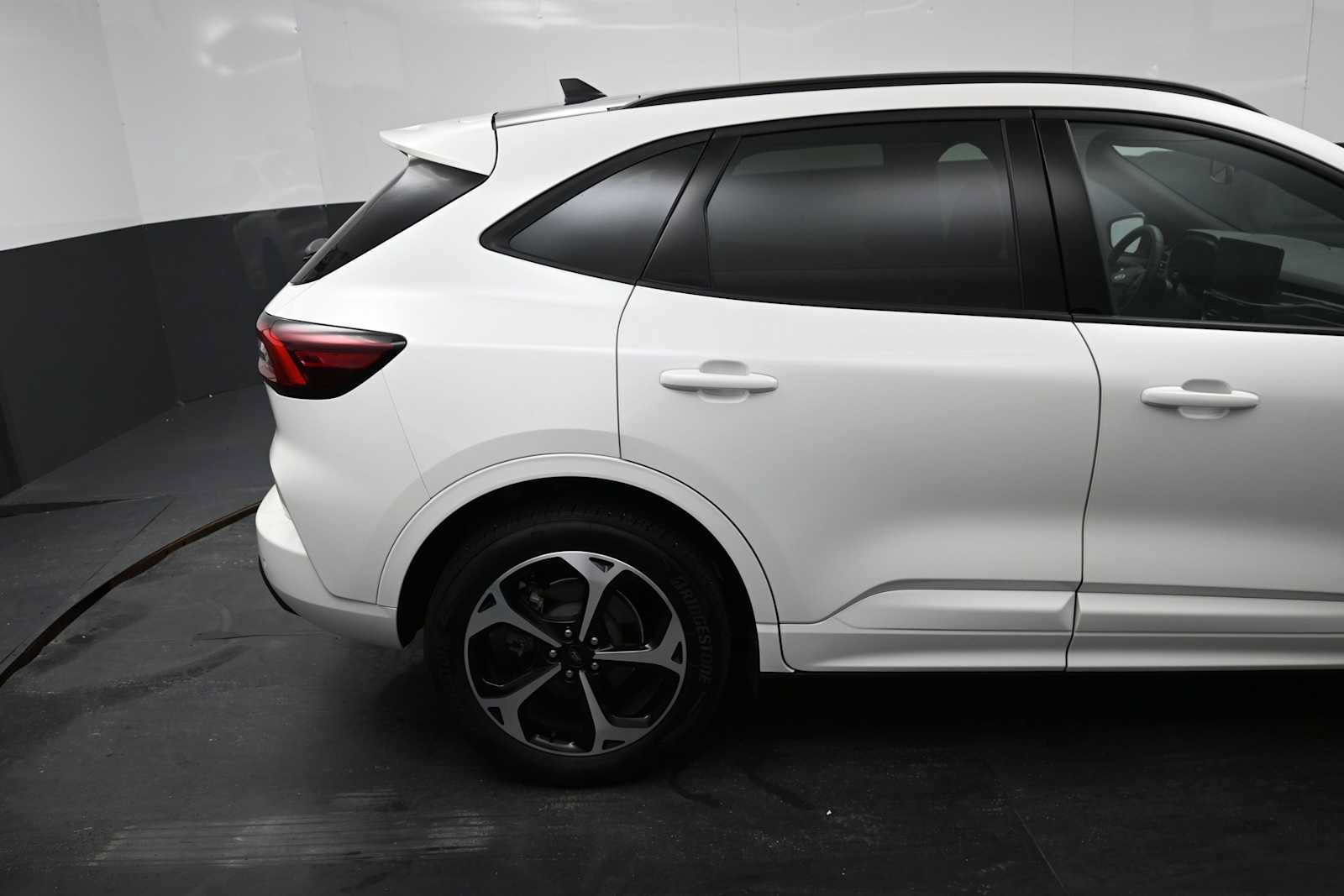 Certified 2025 Ford Escape ST-Line Elite w/ Premium Technology Package AWD/4WD image 13