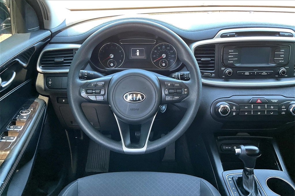 Used 2018 Kia Sorento LX image 8