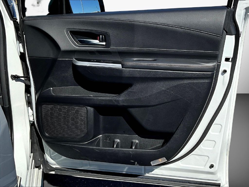 Used 2025 Toyota Sienna Platinum AWD/4WD image 36