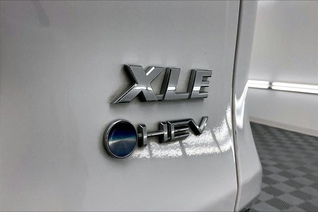 Used 2025 Toyota RAV4 XLE image 10