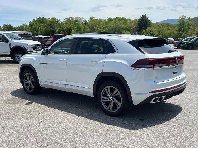 Used 2024 Volkswagen Atlas Cross Sport SEL R-Line AWD/4WD image 4