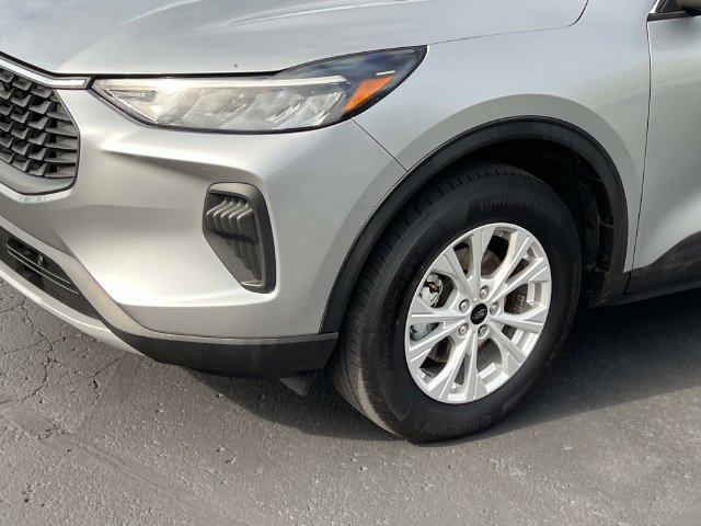 Certified 2023 Ford Escape Active AWD/4WD image 9
