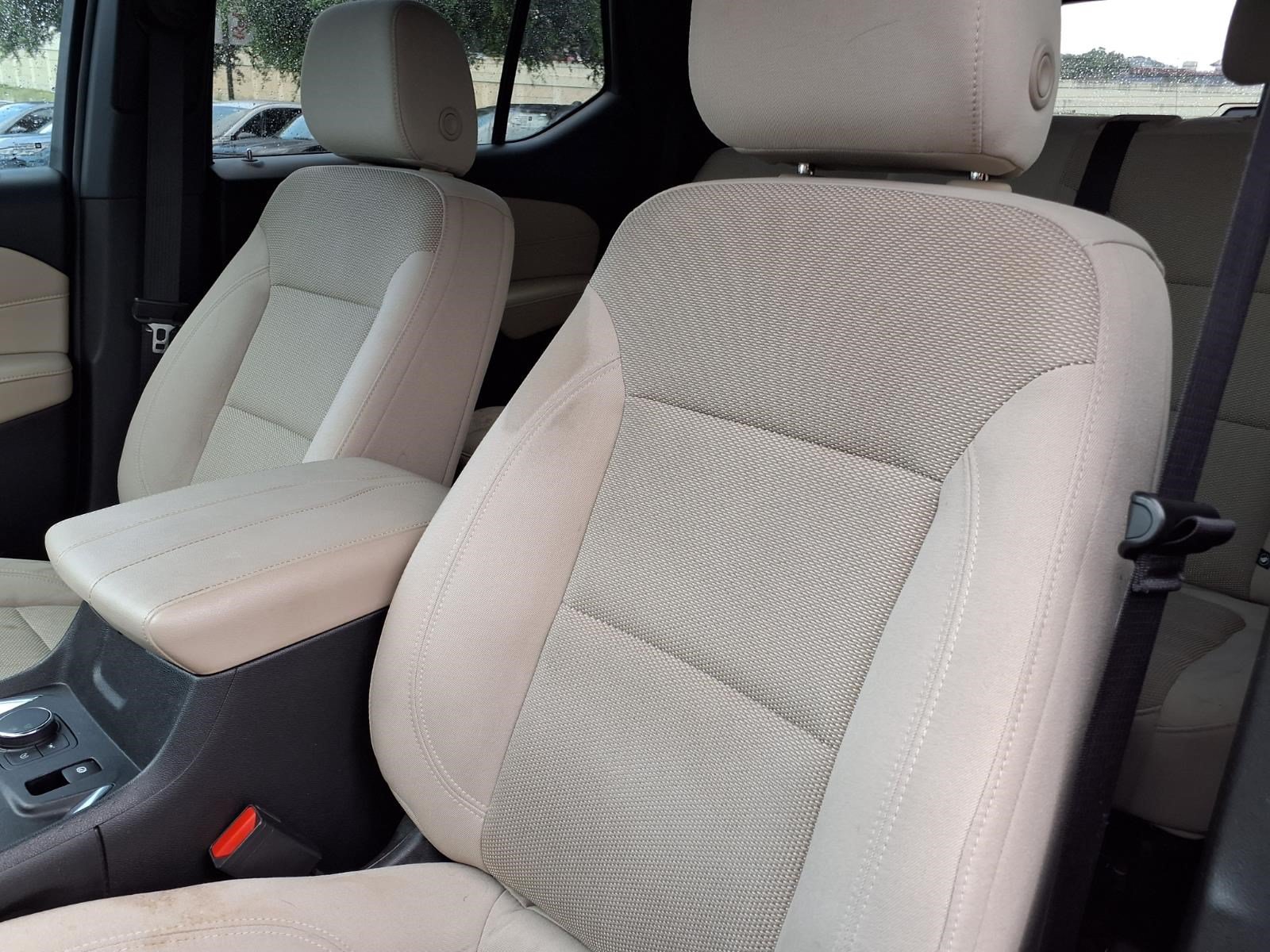 Used 2023 Chevrolet Traverse LS FWD image 14
