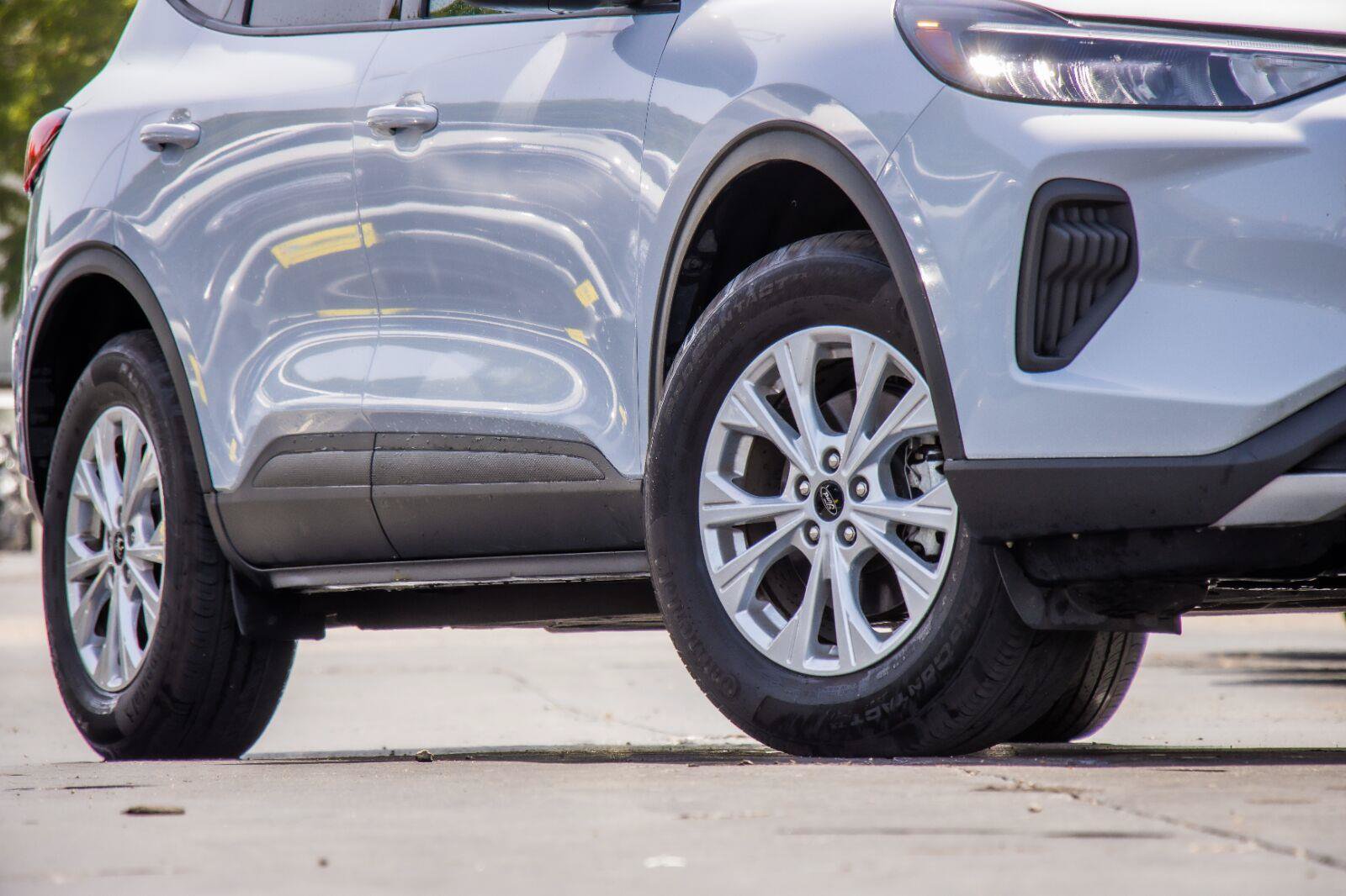 Certified 2025 Ford Escape Active AWD/4WD image 3