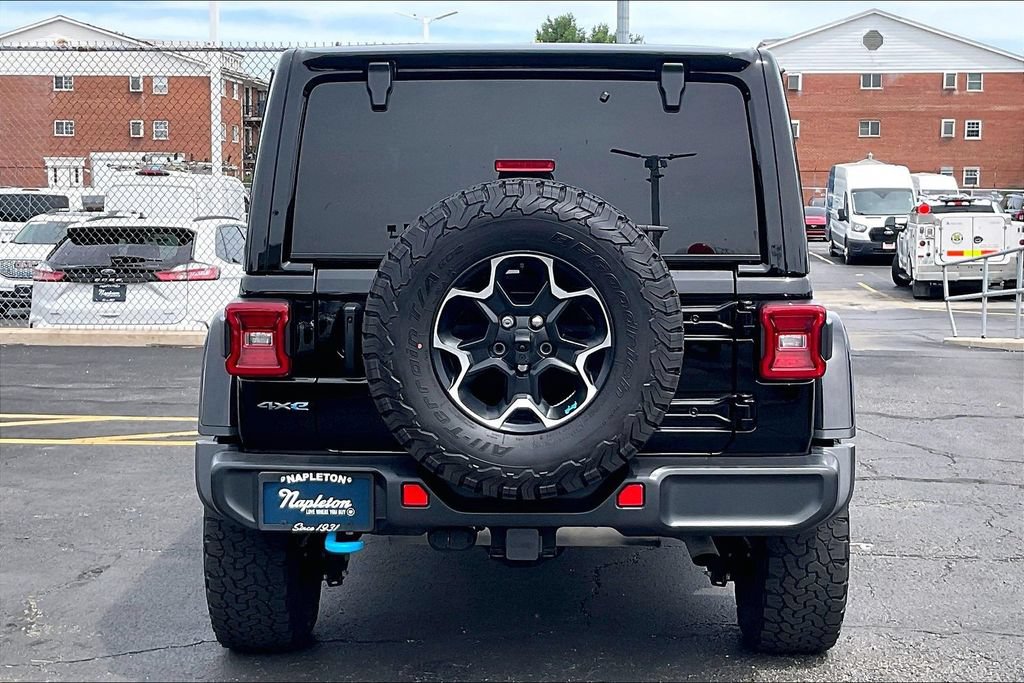 Used 2022 Jeep Wrangler Unlimited Rubicon 4xe w/ Cold Weather Group AWD/4WD image 3