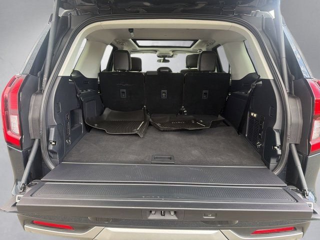 Certified 2025 Ford Expedition Platinum w/ Platinum Ultimate Package AWD/4WD image 21