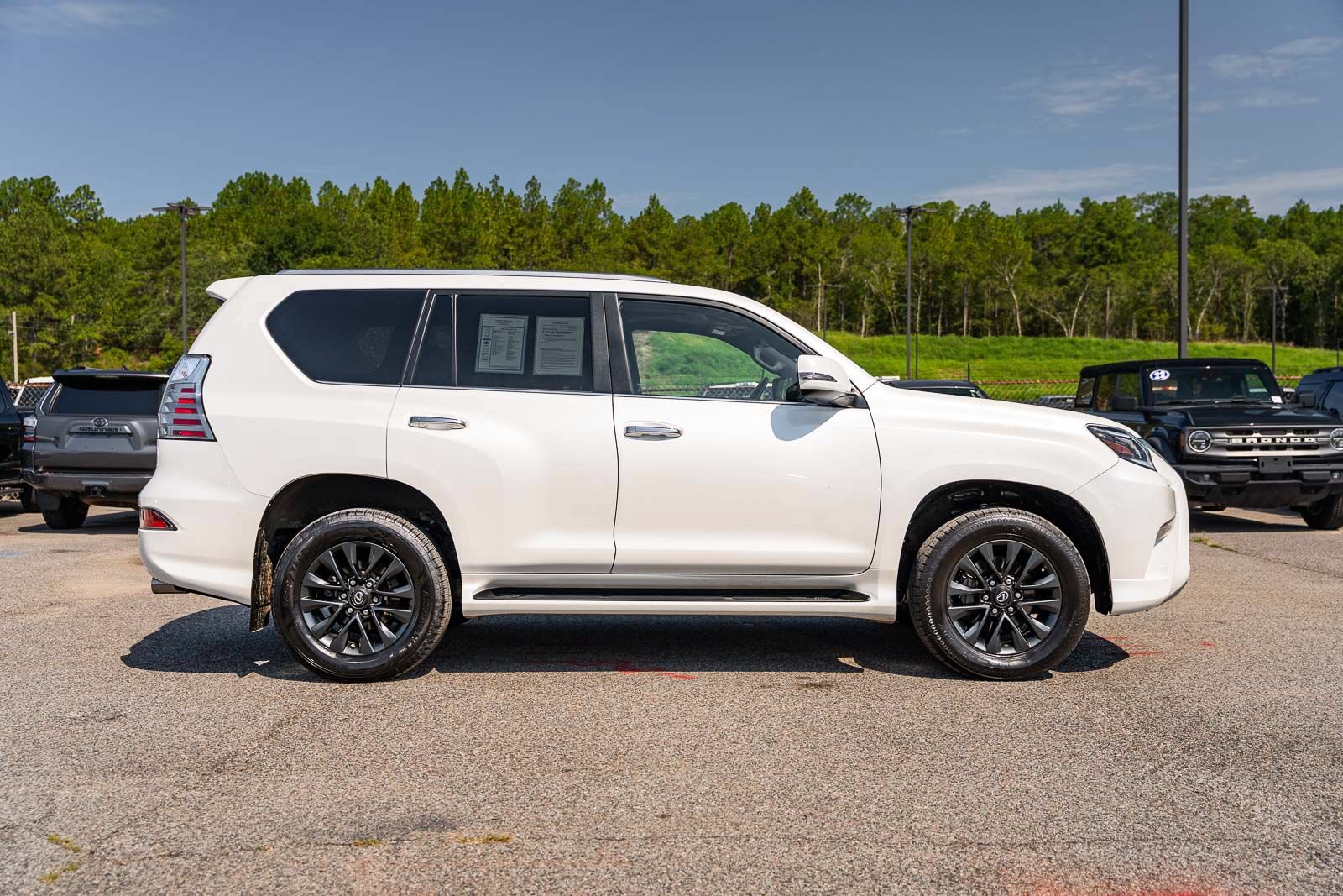 Used 2023 Lexus GX 460 Premium w/ Premium Package AWD/4WD image 8