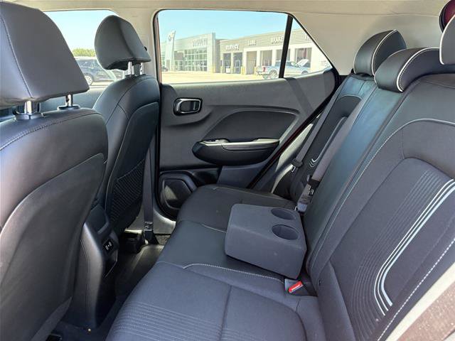 Used 2024 Hyundai Venue Limited FWD image 11
