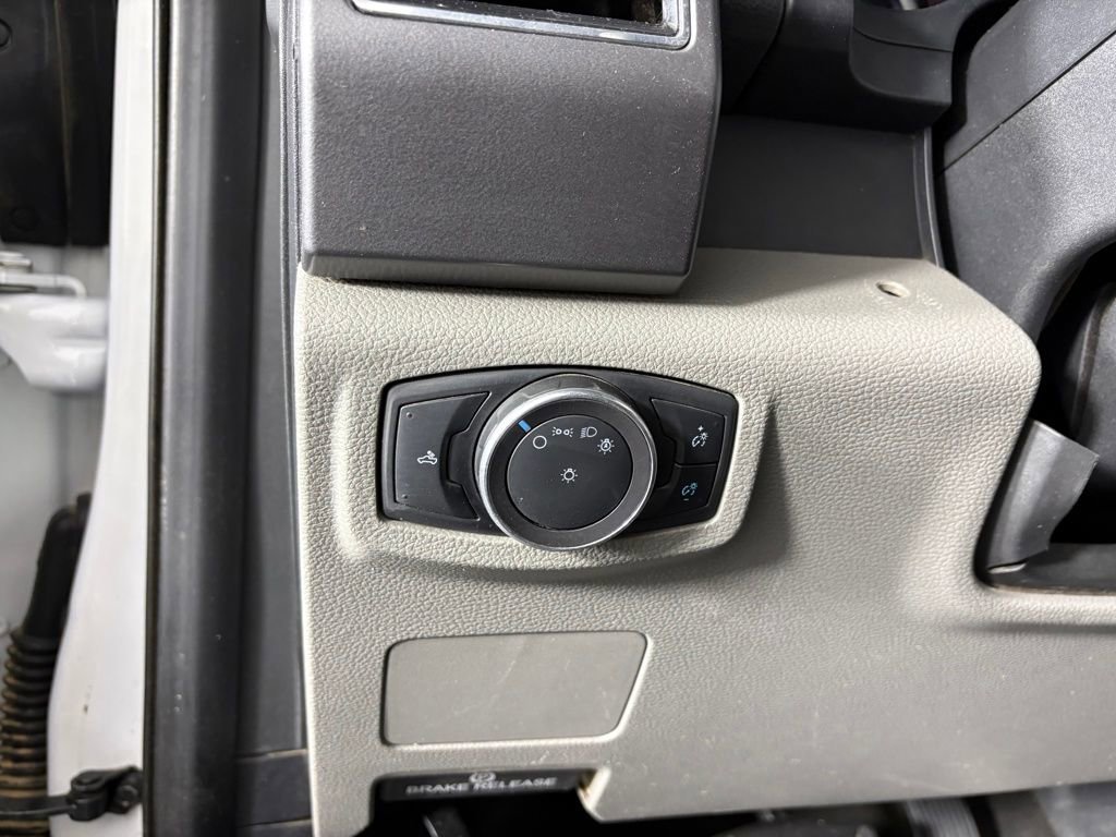 Certified 2019 Ford F250 XLT w/ Snow Plow Prep Package image 15