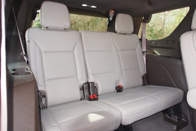 Used 2021 GMC Yukon SLT w/ SLT Luxury Plus Package image 16