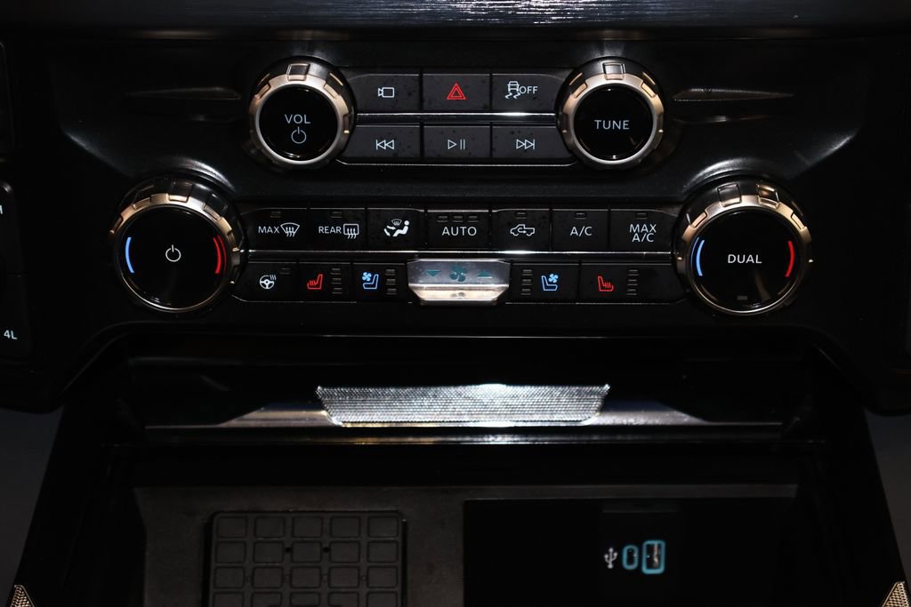 Certified 2025 Ford F350 Lariat w/ Lariat Ultimate Package AWD/4WD image 39