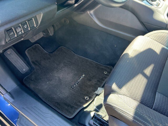 Used 2022 Subaru Outback Premium AWD/4WD image 12
