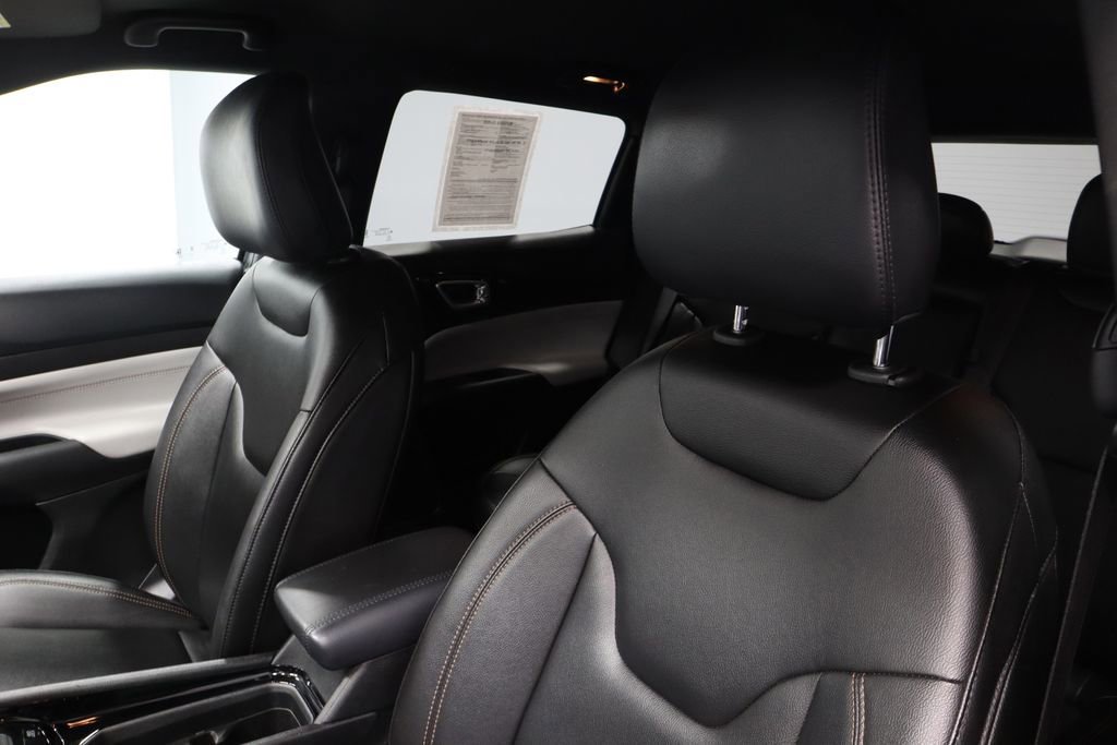 Used 2024 Jeep Compass Limited image 25