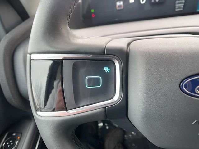 Certified 2025 Ford Expedition Active image 18