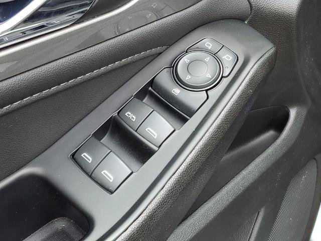 Used 2024 Chevrolet Traverse LT FWD image 20