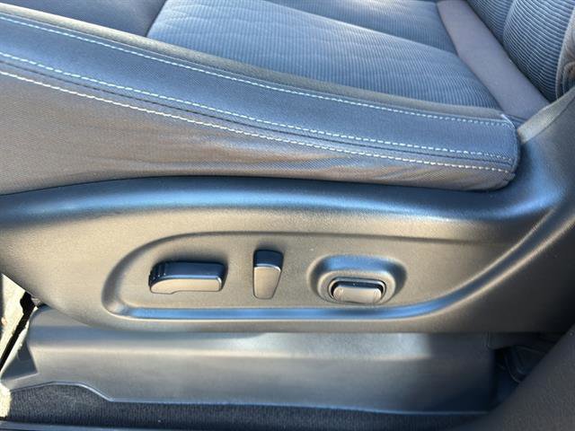 Used 2020 Nissan Titan SV w/ SV Convenience Package image 12