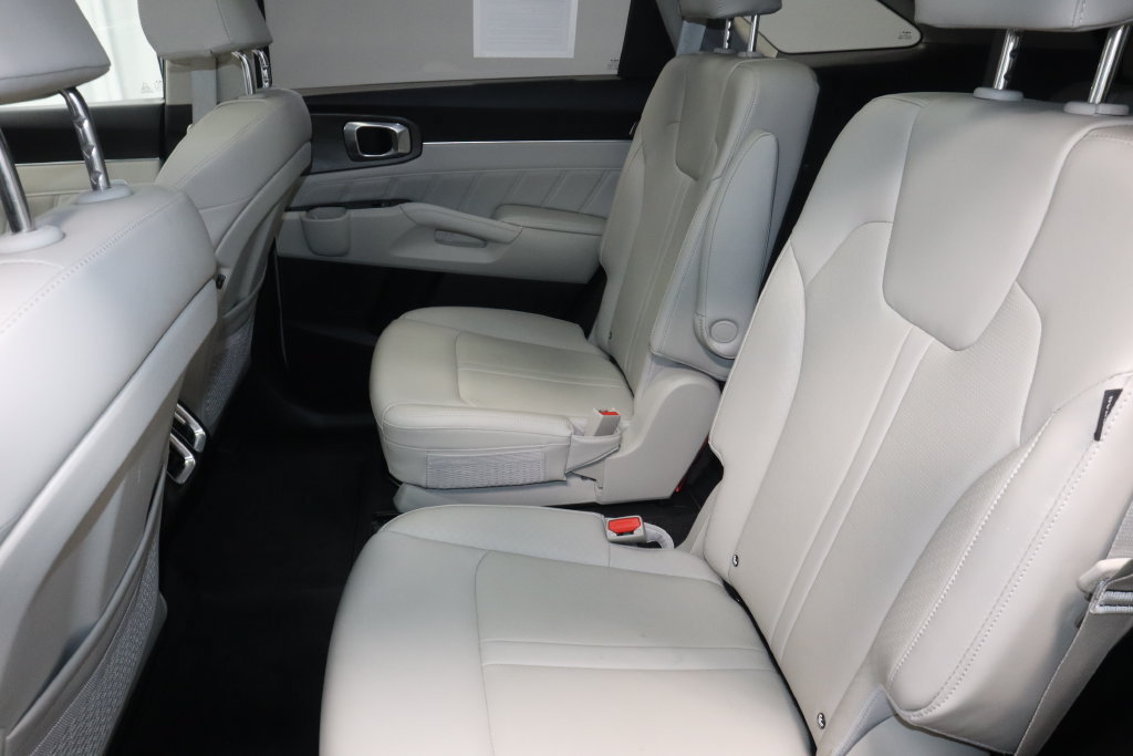 Used 2025 Kia Sorento SX AWD/4WD image 20