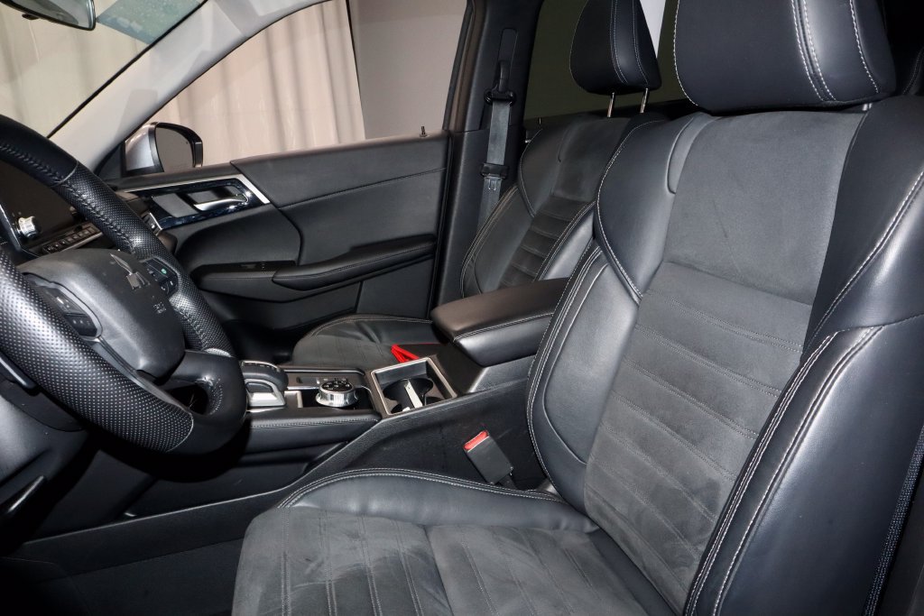 Used 2022 Mitsubishi Outlander SE AWD/4WD image 27
