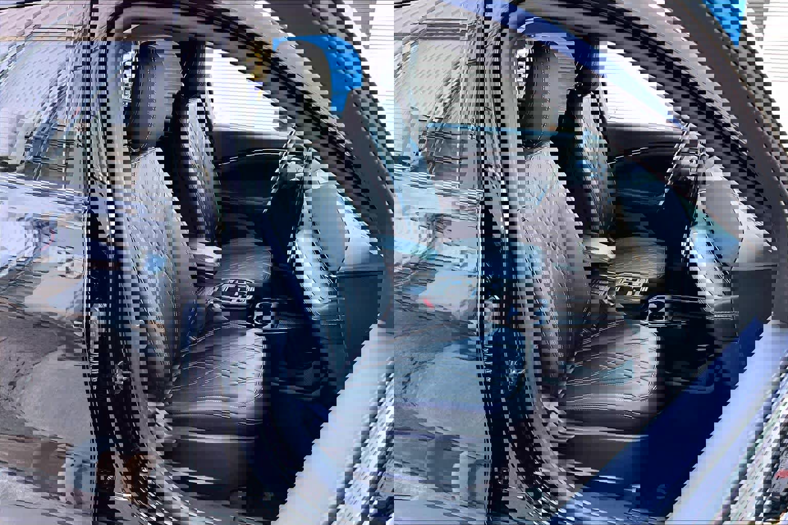 Certified 2025 Ford Mustang Mach-E Select w/ Comfort Package Lite image 18