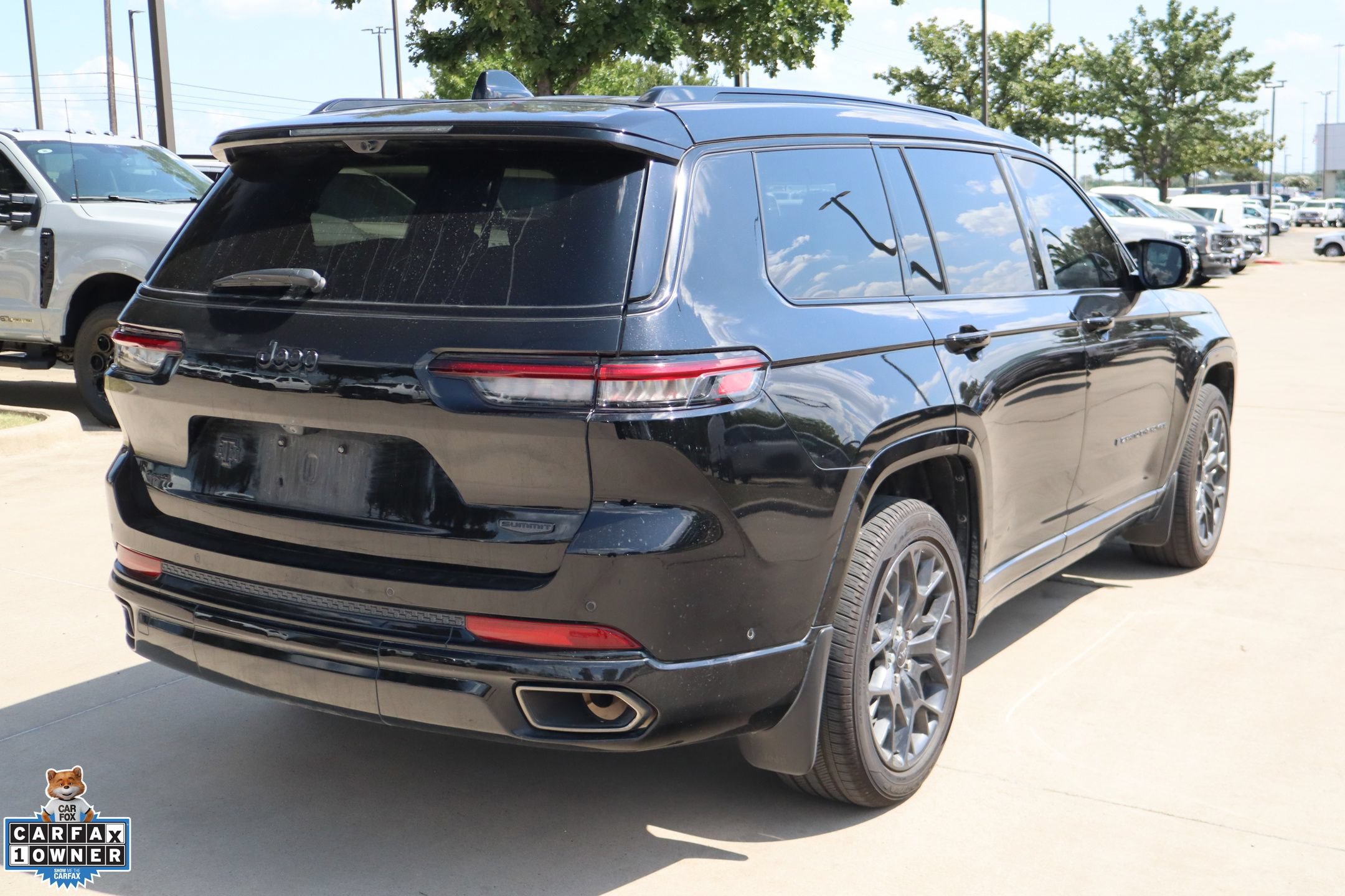 Used 2023 Jeep Grand Cherokee L Summit AWD/4WD image 3