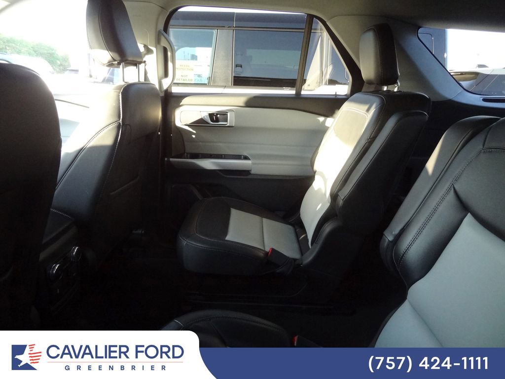 Certified 2023 Ford Explorer XLT w/ Equipment Group 202A AWD/4WD image 7
