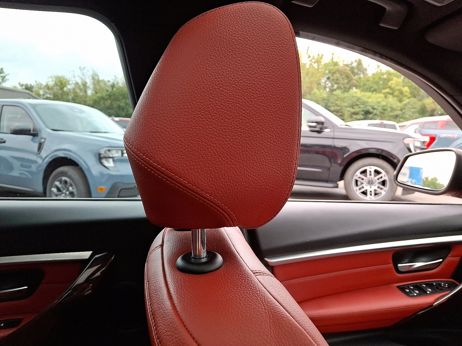 Used 2018 BMW 330i xDrive Wagon w/ Premium Package image 13