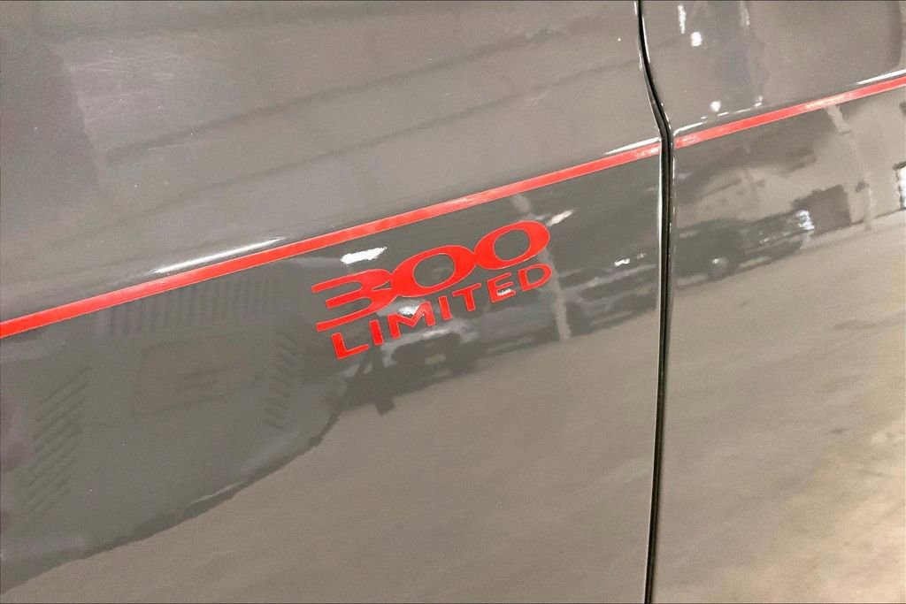Used 2019 Chrysler 300 Limited w/ Safetytec Plus Group AWD/4WD image 8
