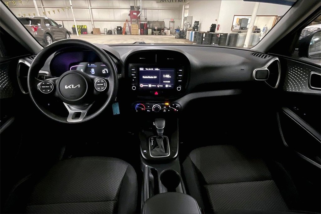 Used 2024 Kia Soul LX w/ LX Technology Package image 14