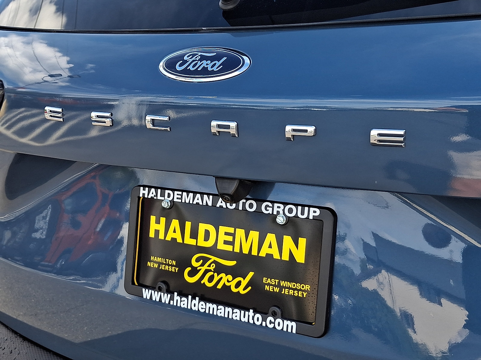 Certified 2025 Ford Escape ST-Line Select AWD/4WD image 29