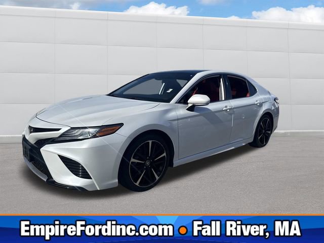 Used 2019 Toyota Camry XSE FWD image 1